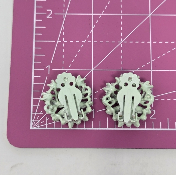 VINTAGE DEMI PARURE GREEN FLOWER & RHINESTONE BROOCH CLIP ON EARRINGS JEWELRY - Picture 11 of 12